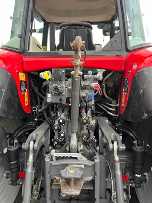 Tracteur agricole Massey Ferguson 7716S