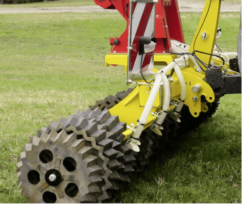 Entretien - Herse prairie - Matériel d'entretien de prairies régénérateur de prairie