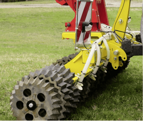 Entretien - Herse prairie - Matériel d'entretien de prairies régénérateur de prairie