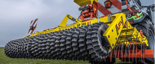 Entretien - Herse prairie - Matériel d'entretien de prairies régénérateur de prairie
