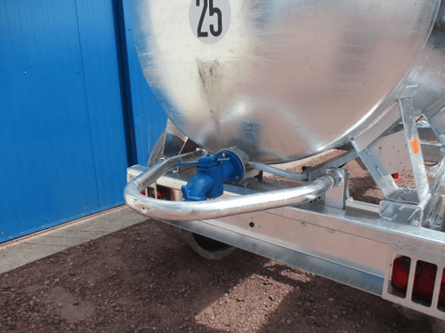 Matériel d'élevage - Tonne à eau - Tonne à eau galva sur berceau et sur pieds LENORMAND