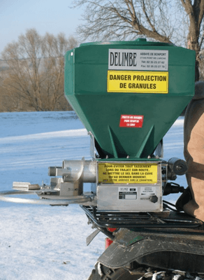 Entretien - Lame à neige, saleuse - Saleuse route et saleuse à fourrage T11