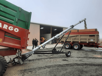 Matériel de ferme - Vis à grains - Vis sur chariot 12 m entraînement électrique