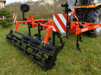 Travail du sol - Déchaumeur à dents - Déchaumeur à dents porté MAXICULTEUR