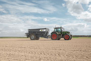 Fertilisation, épandage - Epandeurs d'amendement - Distributeur traîné d'engrais et d'amendements hydraulique XT H