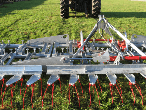Entretien - Herse prairie - Matériels d'entretien de prairies AGRIMAT