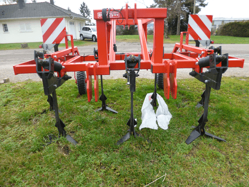 Travail du sol - Déchaumeur à dents - Déchaumeur à dents porté MAXICULTEUR