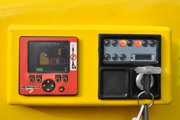 Matériel forestier - Broyeurs de végétaux - Broyeur de branches thermique VEGETOR sur châssis routier