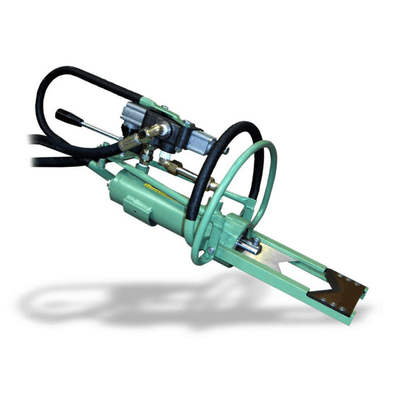 Matériel de ferme - Tarière - Ecorneuse à bovins hydraulique