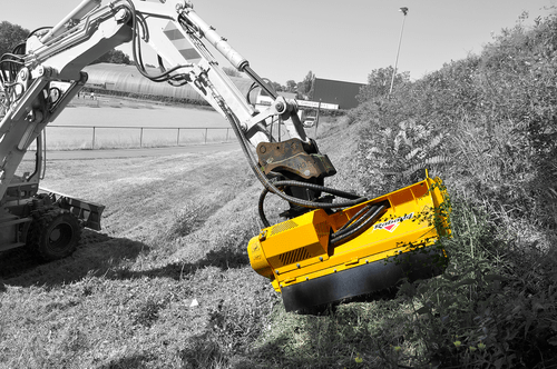 Matériel forestier - Broyeurs de végétaux - Tête de broyage à marteaux mobiles sur pelle