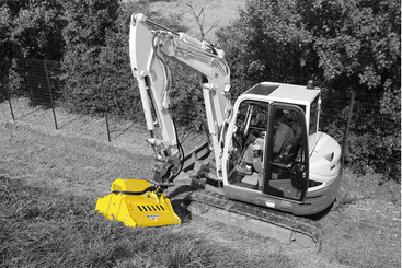 Matériel forestier - Broyeurs de végétaux - Tête de broyage à marteaux mobiles sur pelle